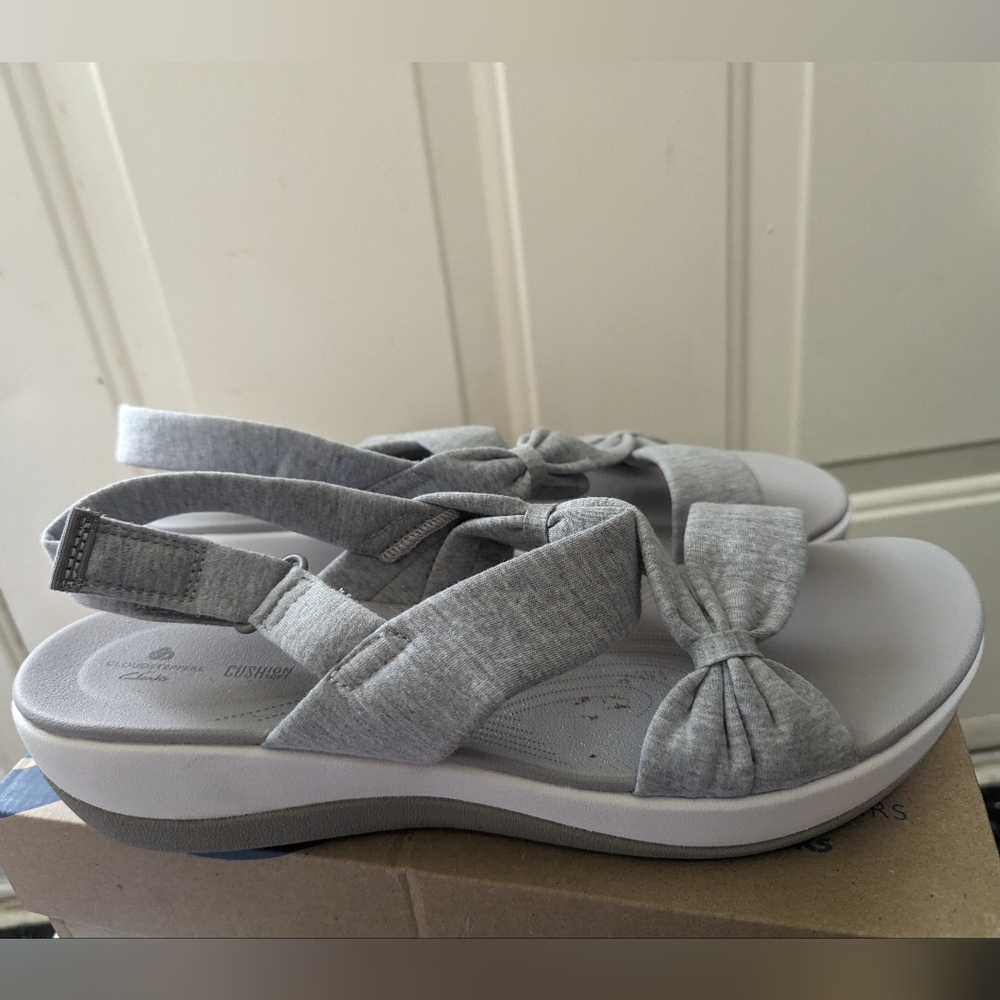 Cloudsteppers by Clarks Arla Primrose Sandal, size 12 wide, heathered grey